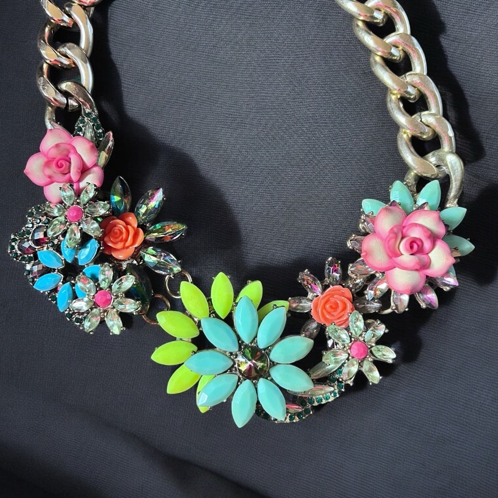 Floral Statement Gold Tone Flower Rhinestone Necklace